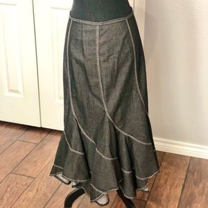 Dark Jean Skirt 🖤🤍